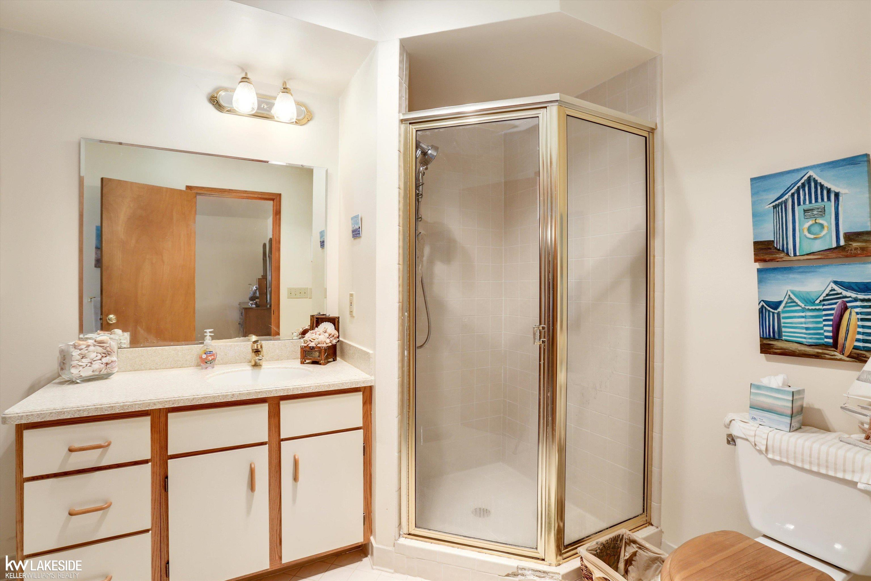 52941 Royal Forest Drive, Shelby Twp, MI 48315 — Photo 11