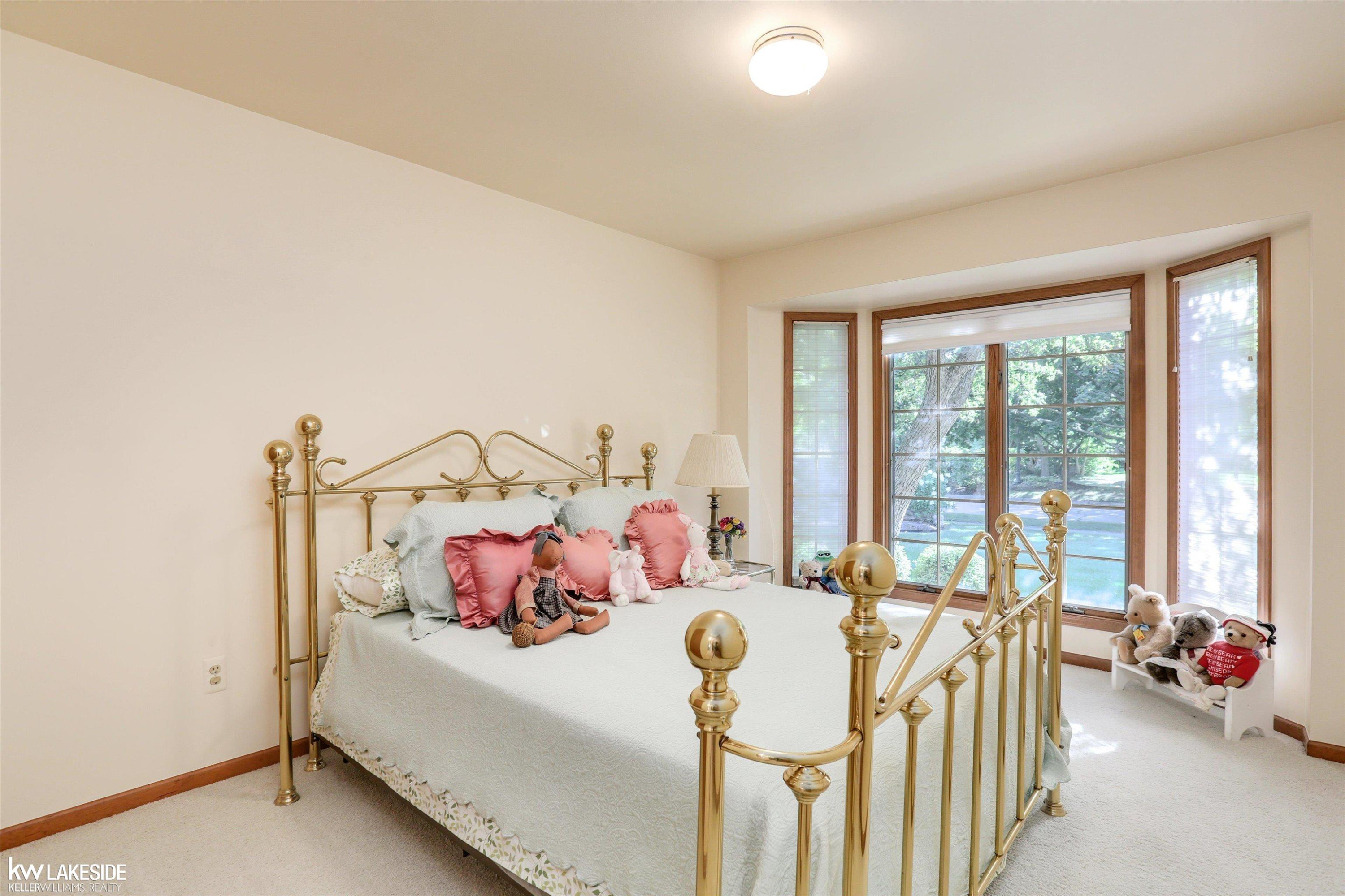 52941 Royal Forest Drive, Shelby Twp, MI 48315 — Photo 14