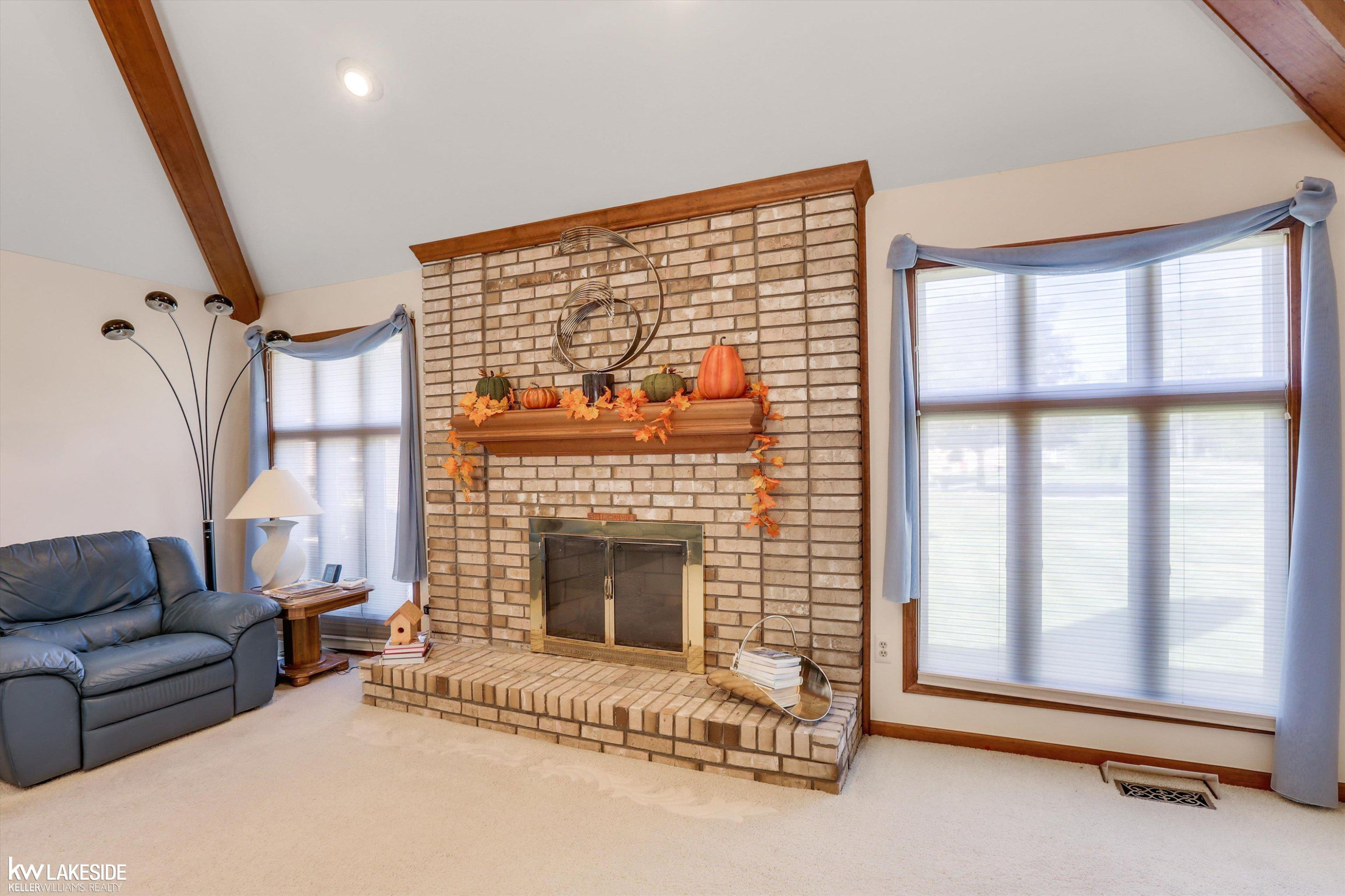 52941 Royal Forest Drive, Shelby Twp, MI 48315 — Photo 17