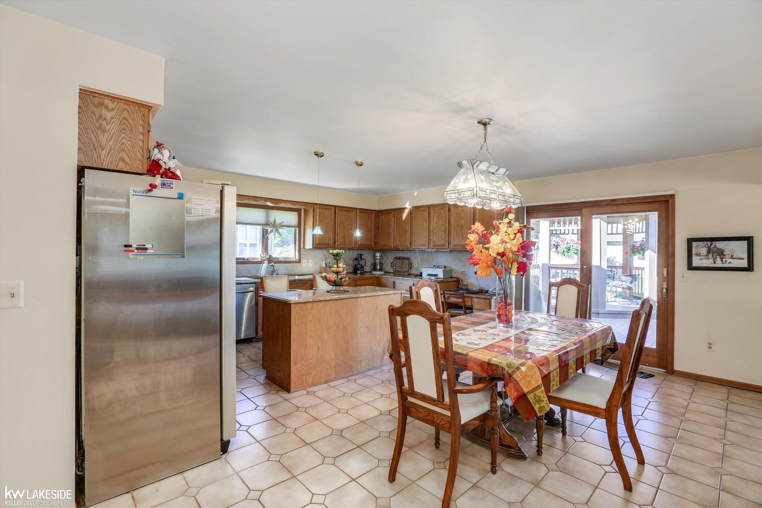52941 Royal Forest Drive, Shelby Twp, MI 48315 — Photo 20