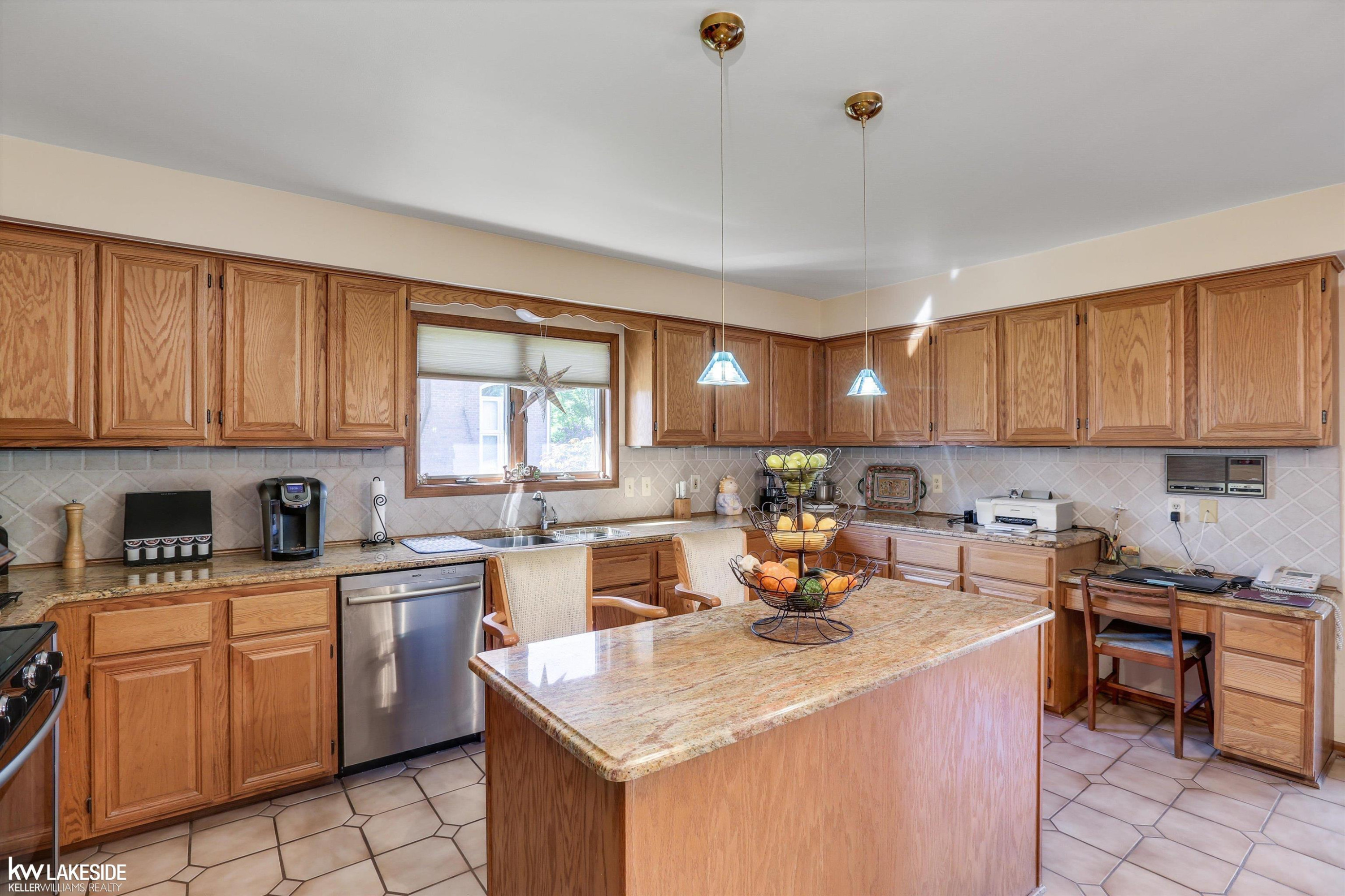 52941 Royal Forest Drive, Shelby Twp, MI 48315 — Photo 23