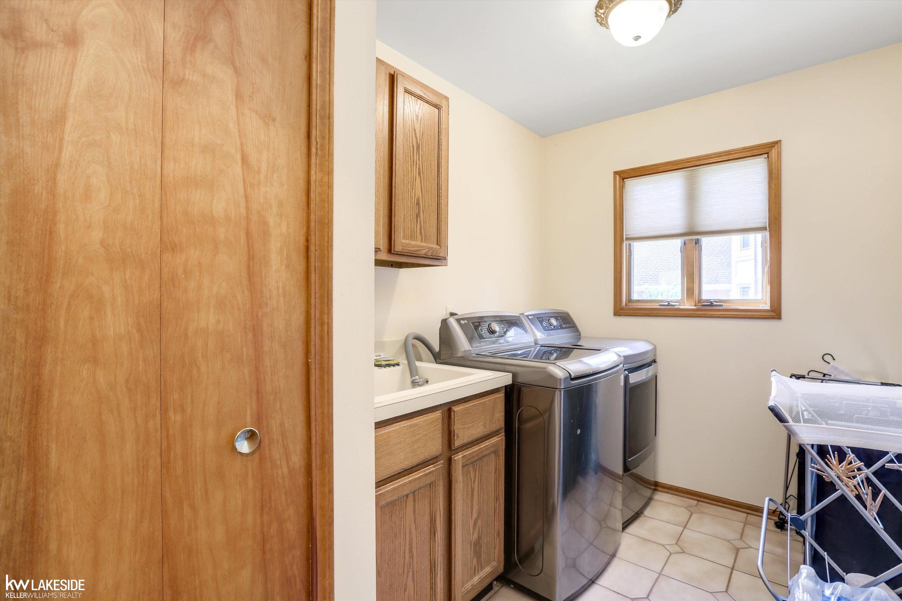 52941 Royal Forest Drive, Shelby Twp, MI 48315 — Photo 27