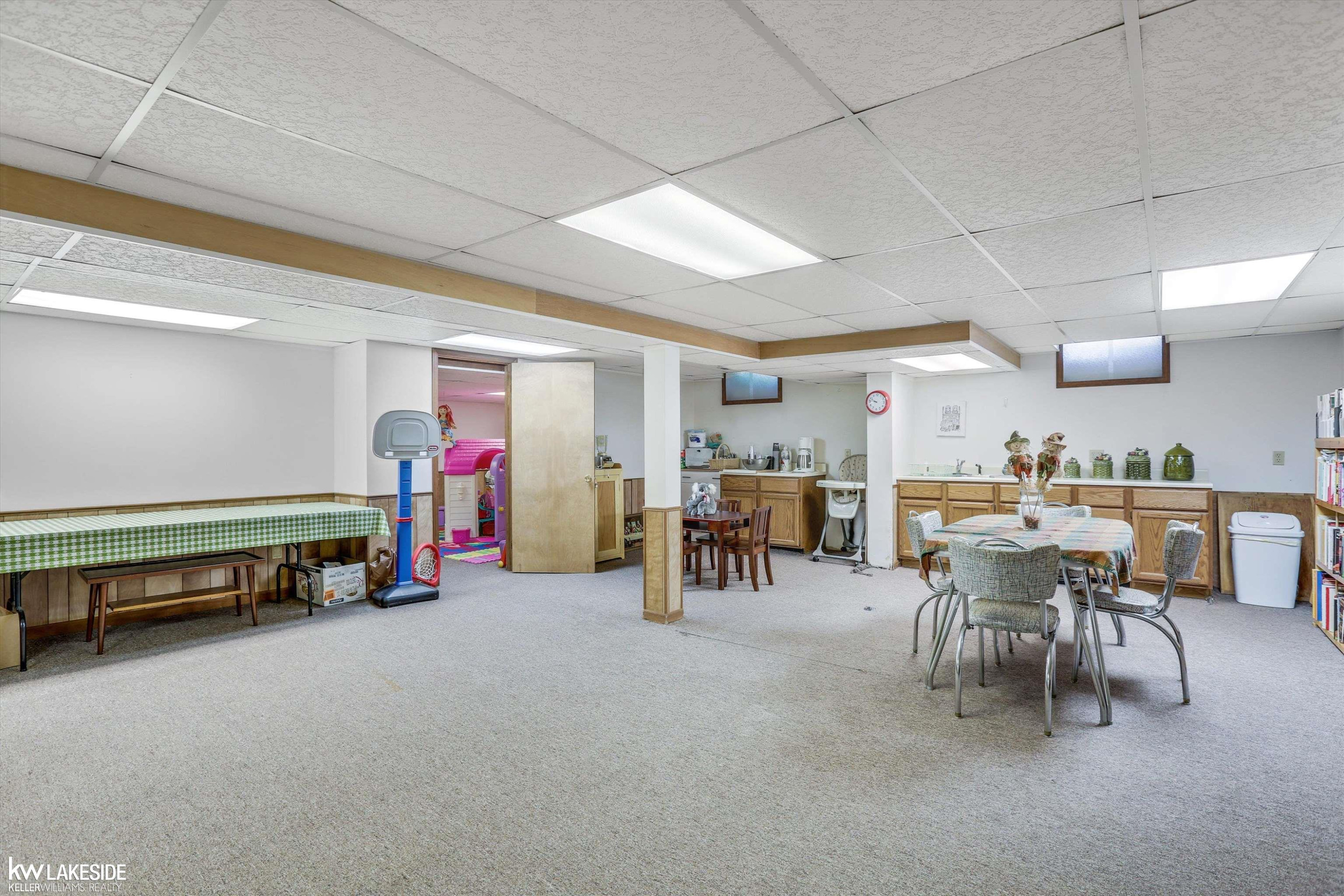 52941 Royal Forest Drive, Shelby Twp, MI 48315 — Photo 31