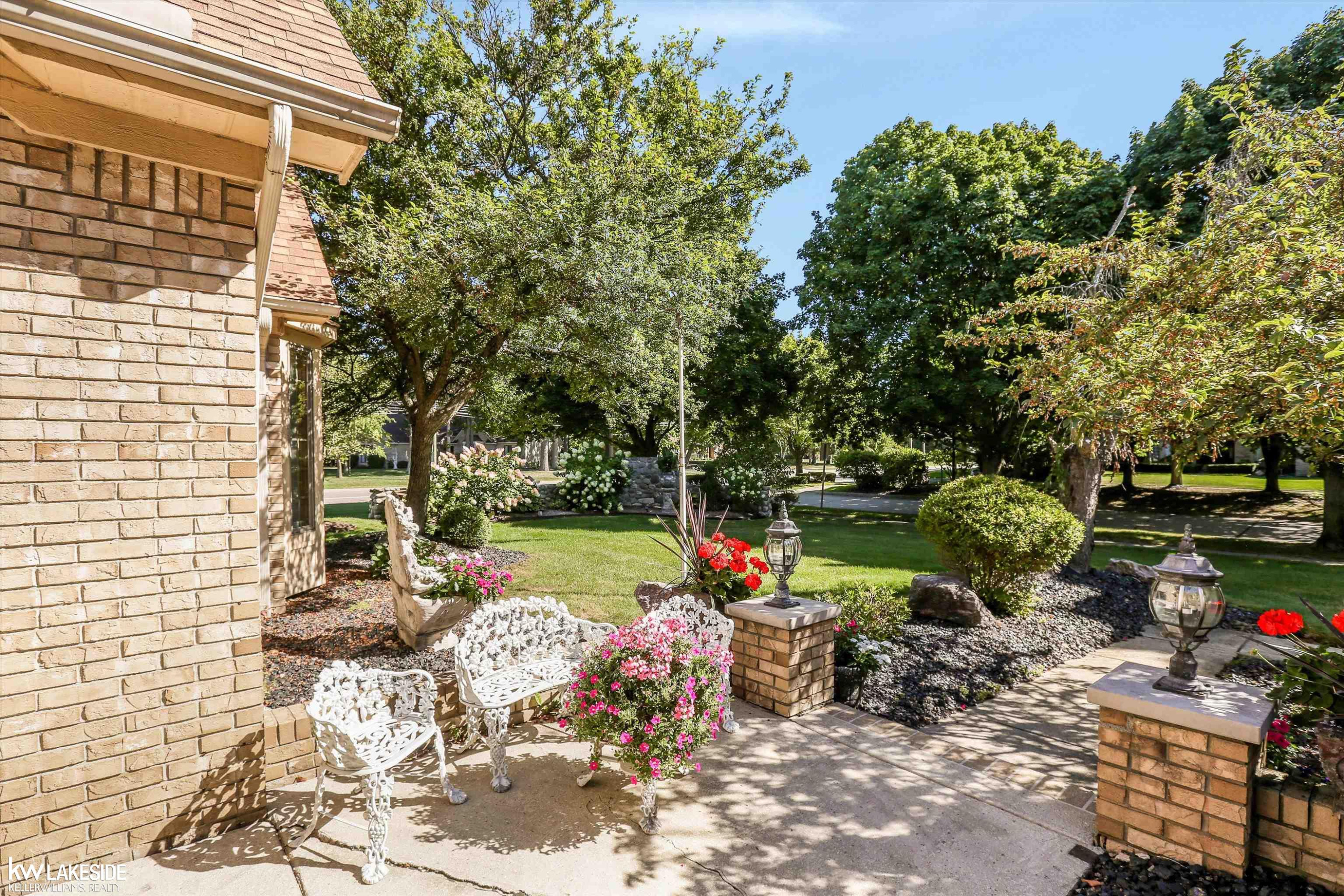 52941 Royal Forest Drive, Shelby Twp, MI 48315 — Photo 36