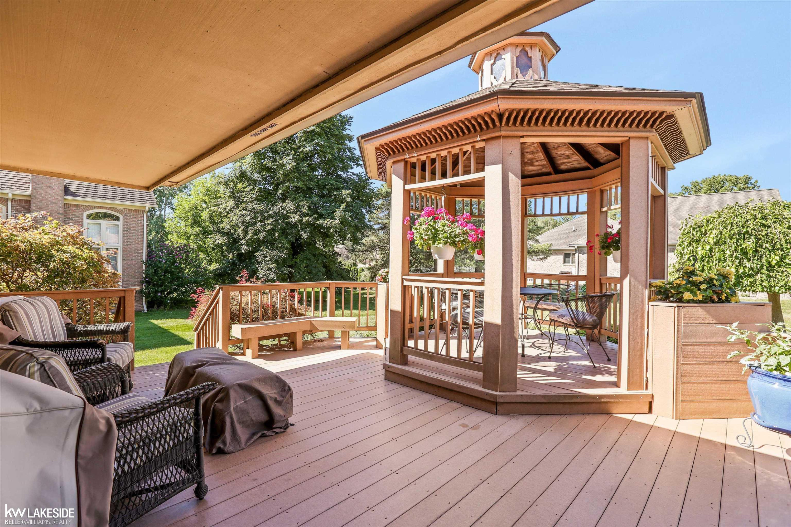 52941 Royal Forest Drive, Shelby Twp, MI 48315 — Photo 45
