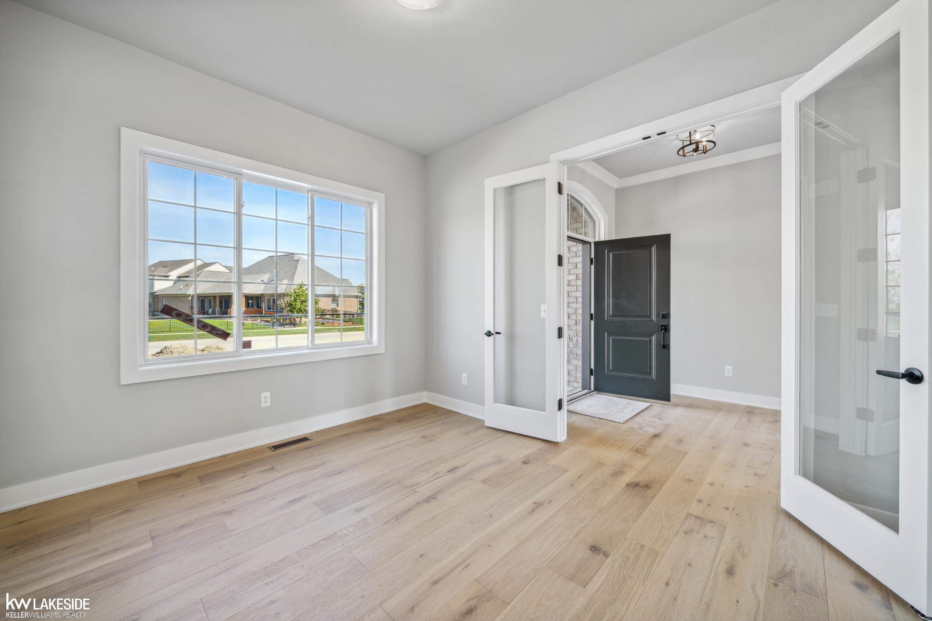 54127 Carrigan Drive, New Baltimore, MI 48047 — Photo 11