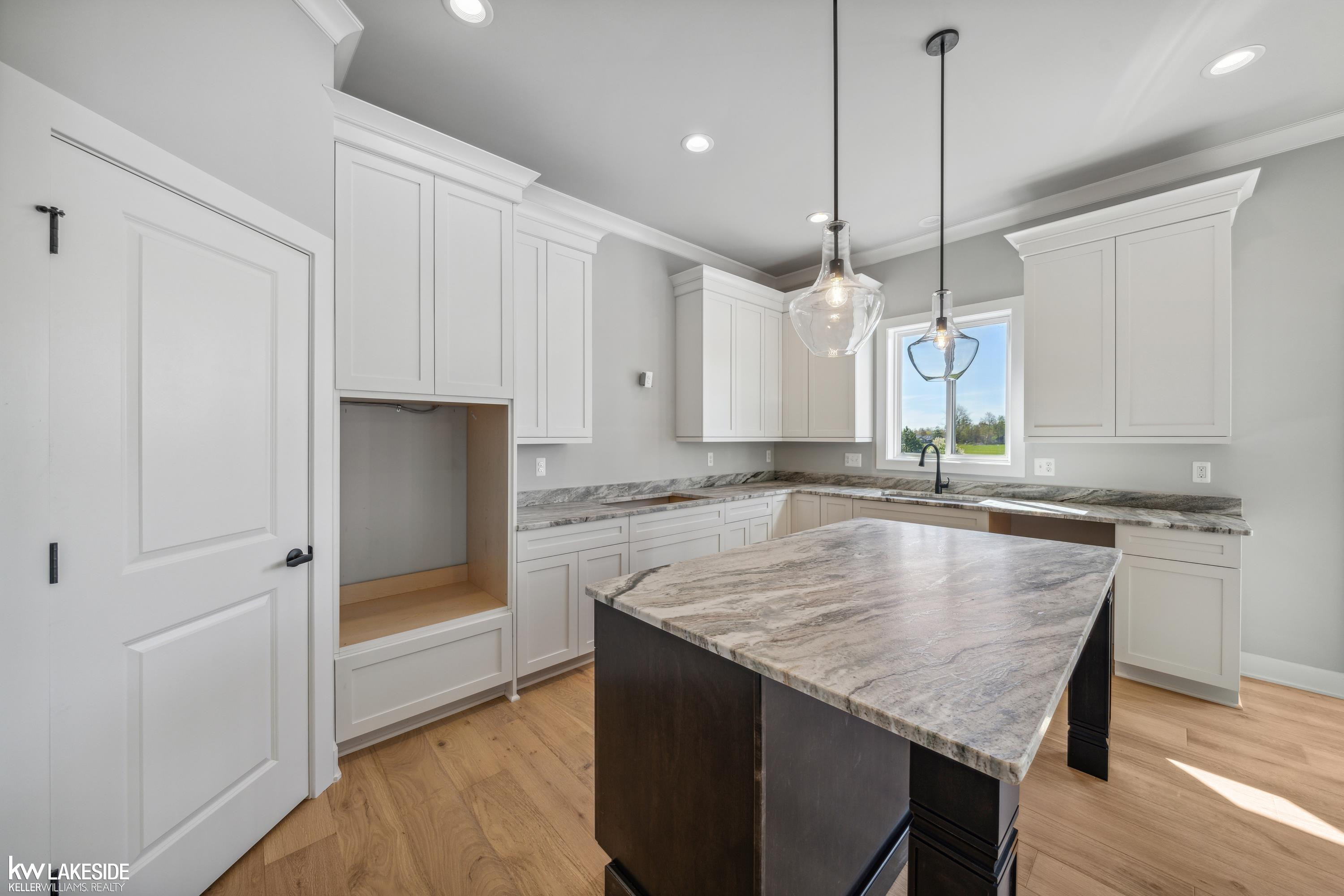 54127 Carrigan Drive, New Baltimore, MI 48047 — Photo 16