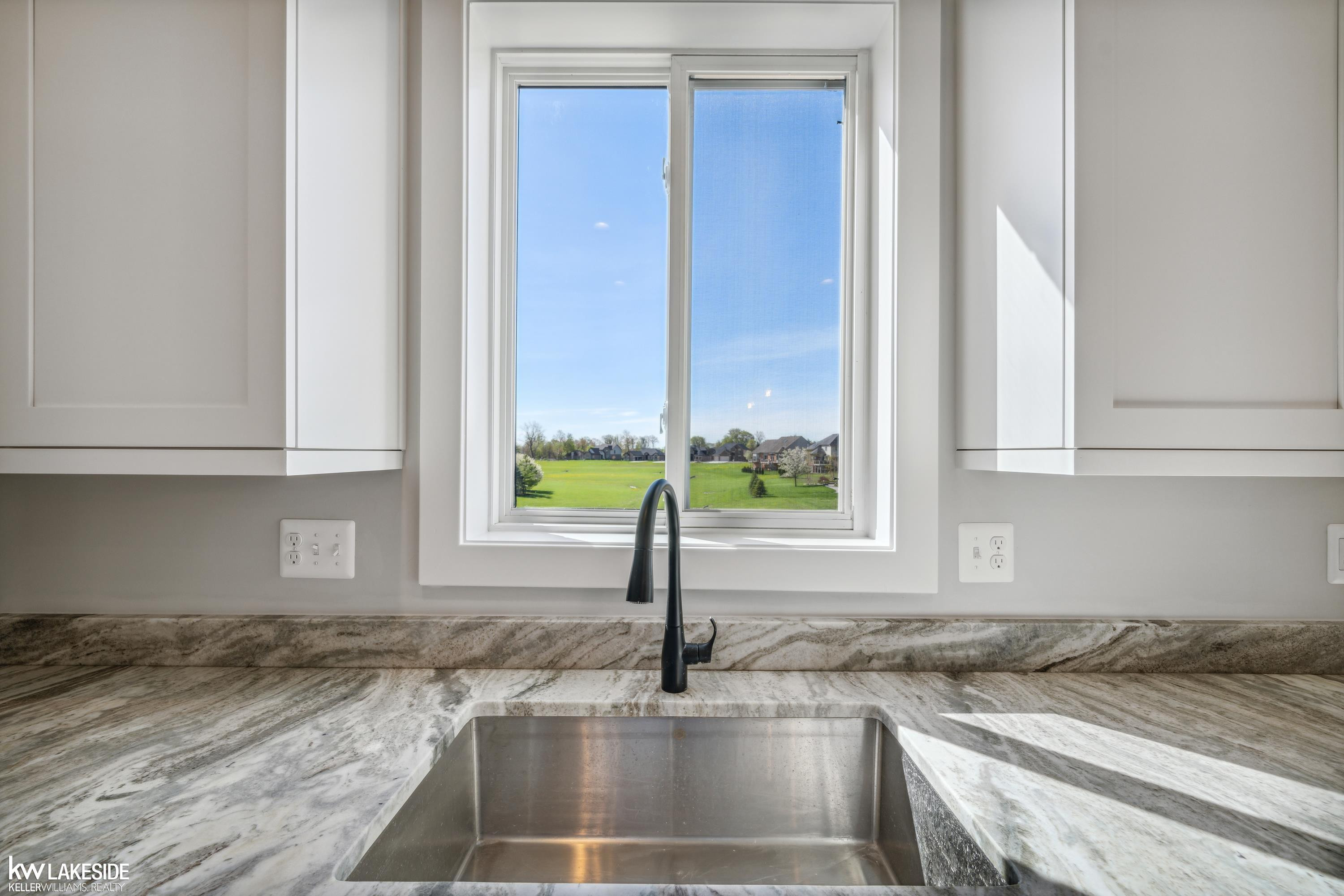 54127 Carrigan Drive, New Baltimore, MI 48047 — Photo 20
