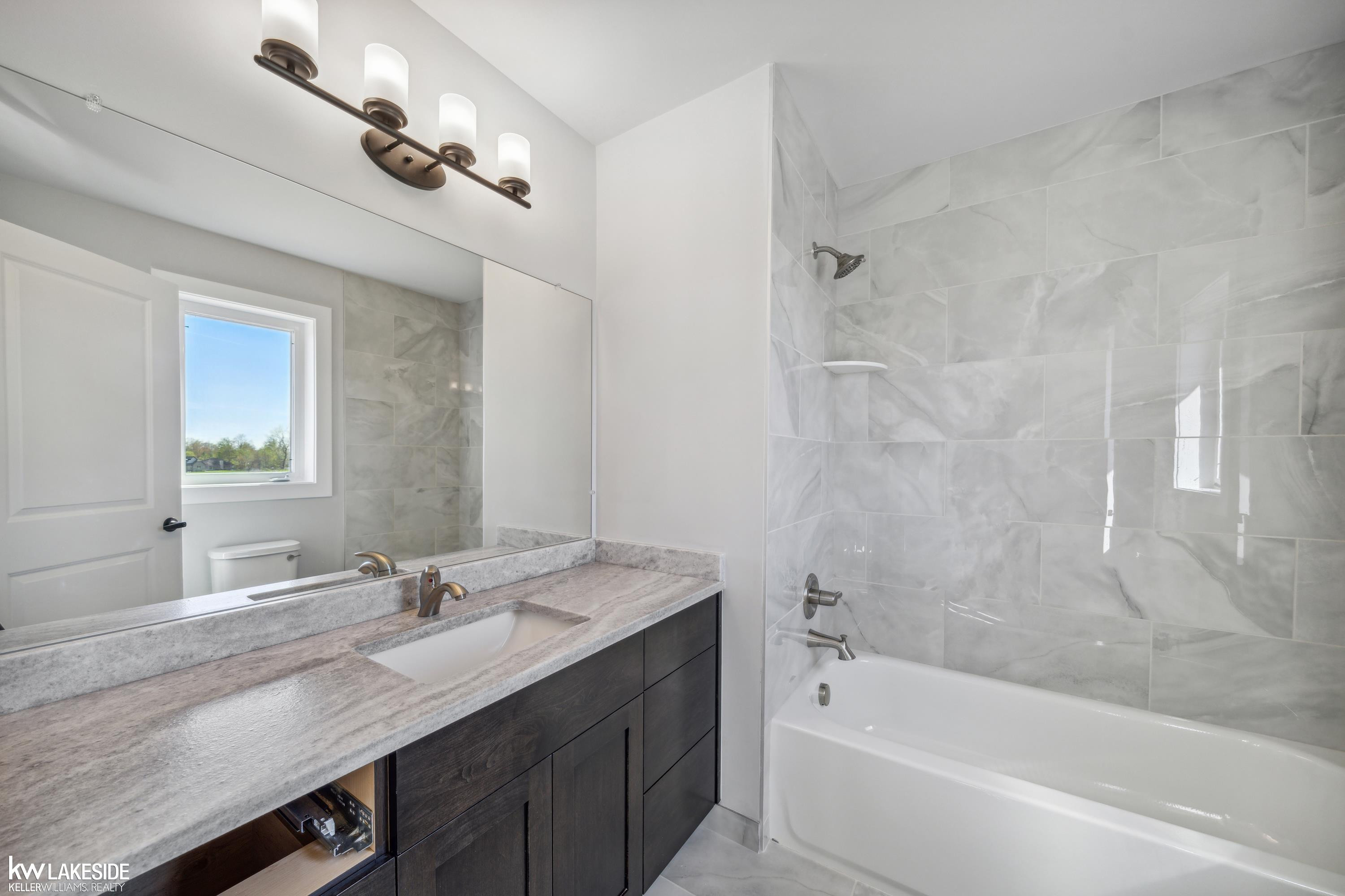 54127 Carrigan Drive, New Baltimore, MI 48047 — Photo 26
