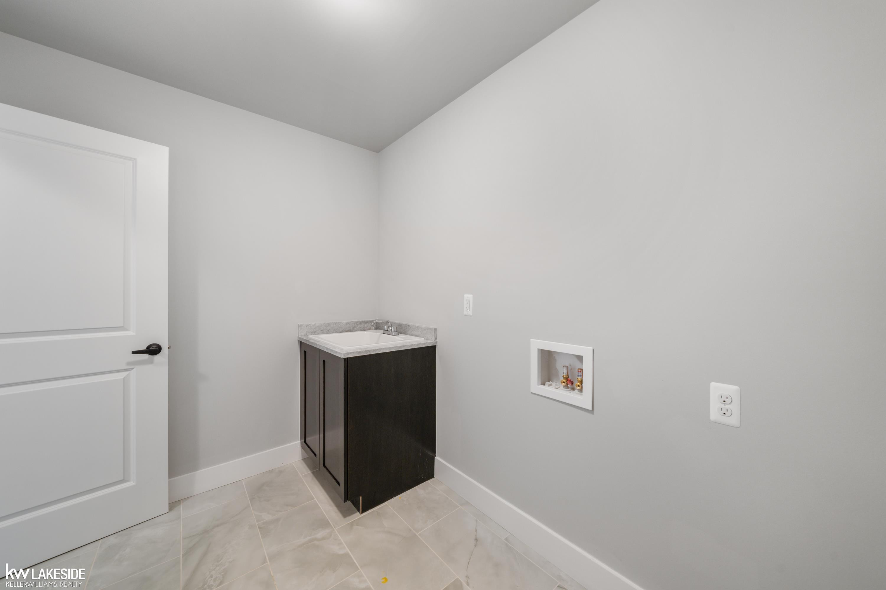 54127 Carrigan Drive, New Baltimore, MI 48047 — Photo 27