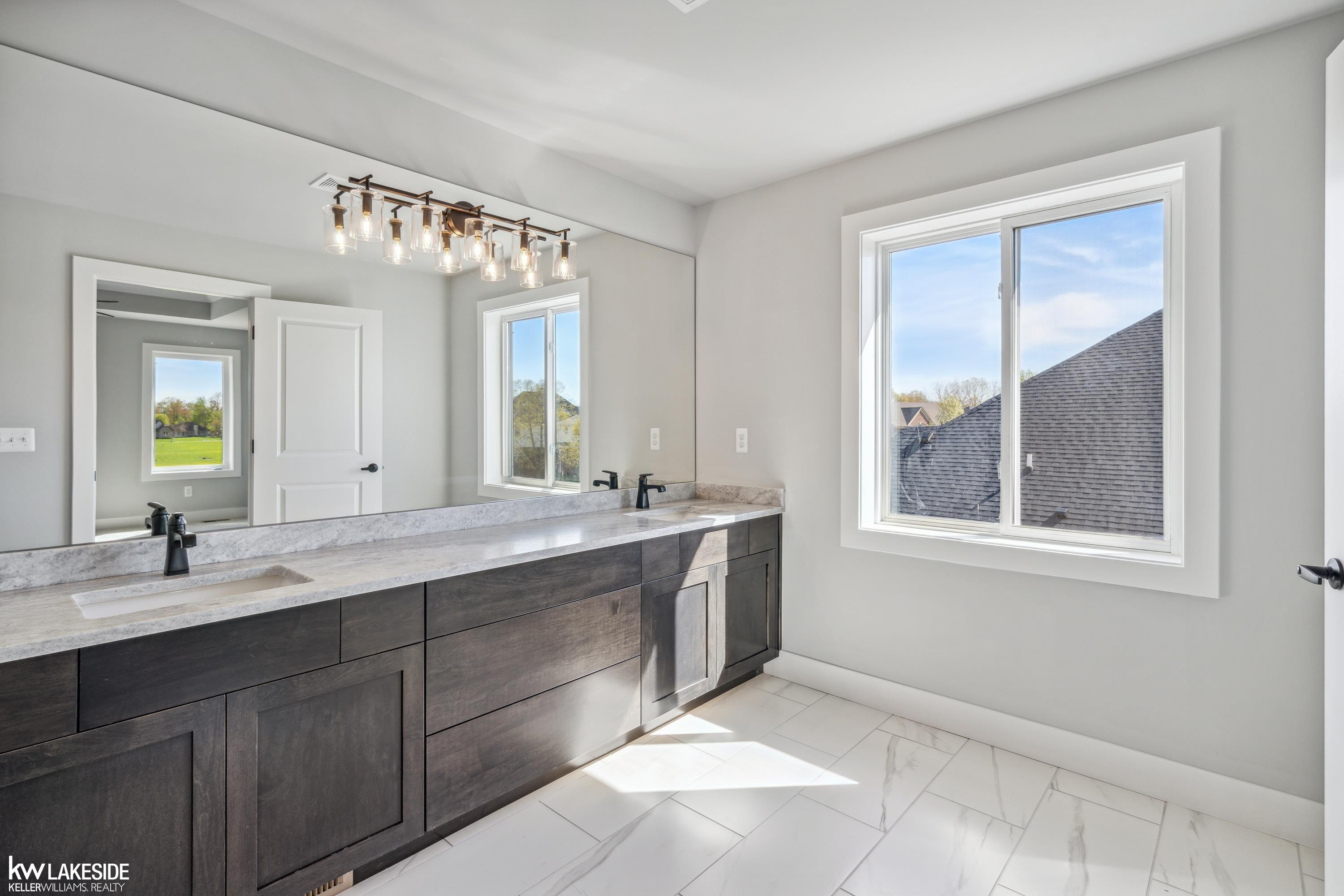 54127 Carrigan Drive, New Baltimore, MI 48047 — Photo 32