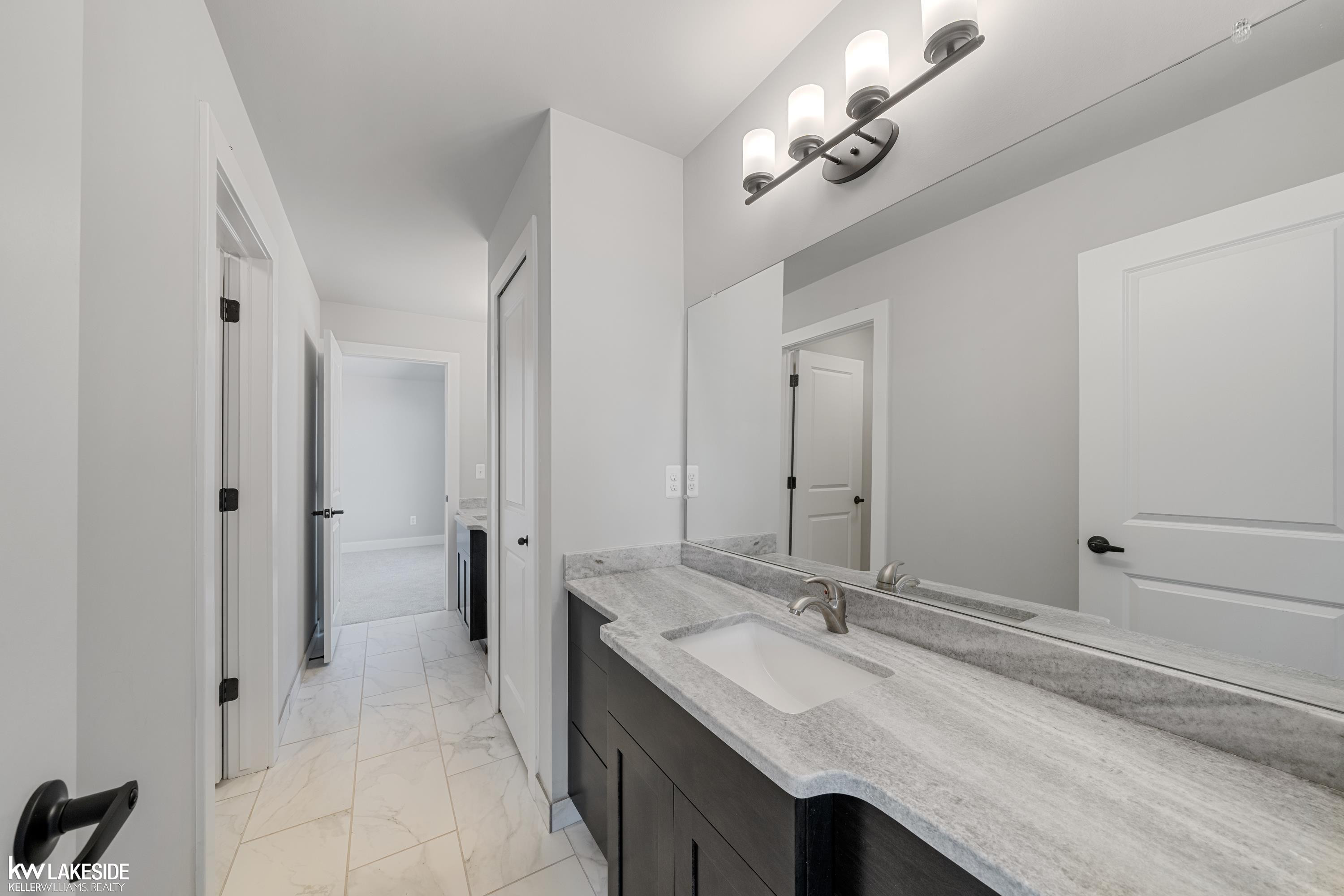 54127 Carrigan Drive, New Baltimore, MI 48047 — Photo 37