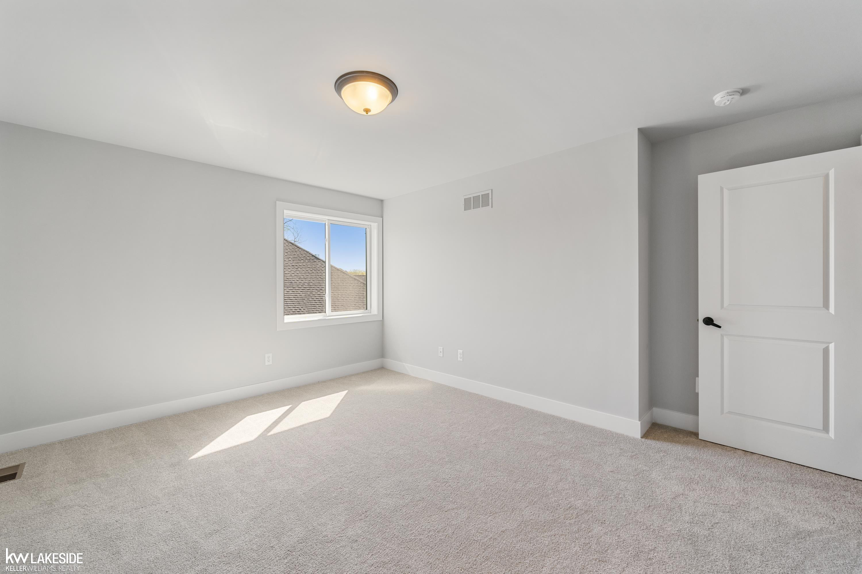 54127 Carrigan Drive, New Baltimore, MI 48047 — Photo 38