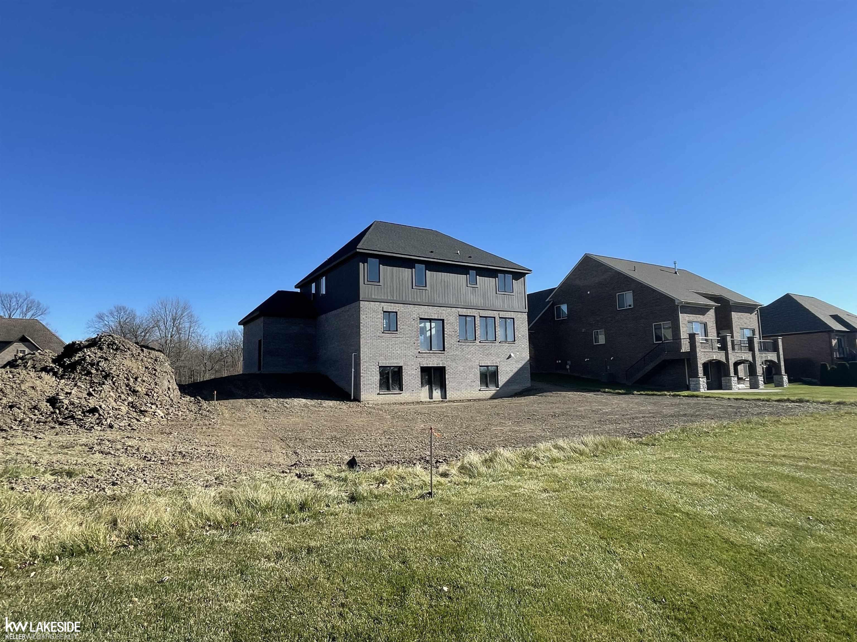 54127 Carrigan Drive, New Baltimore, MI 48047 — Photo 42