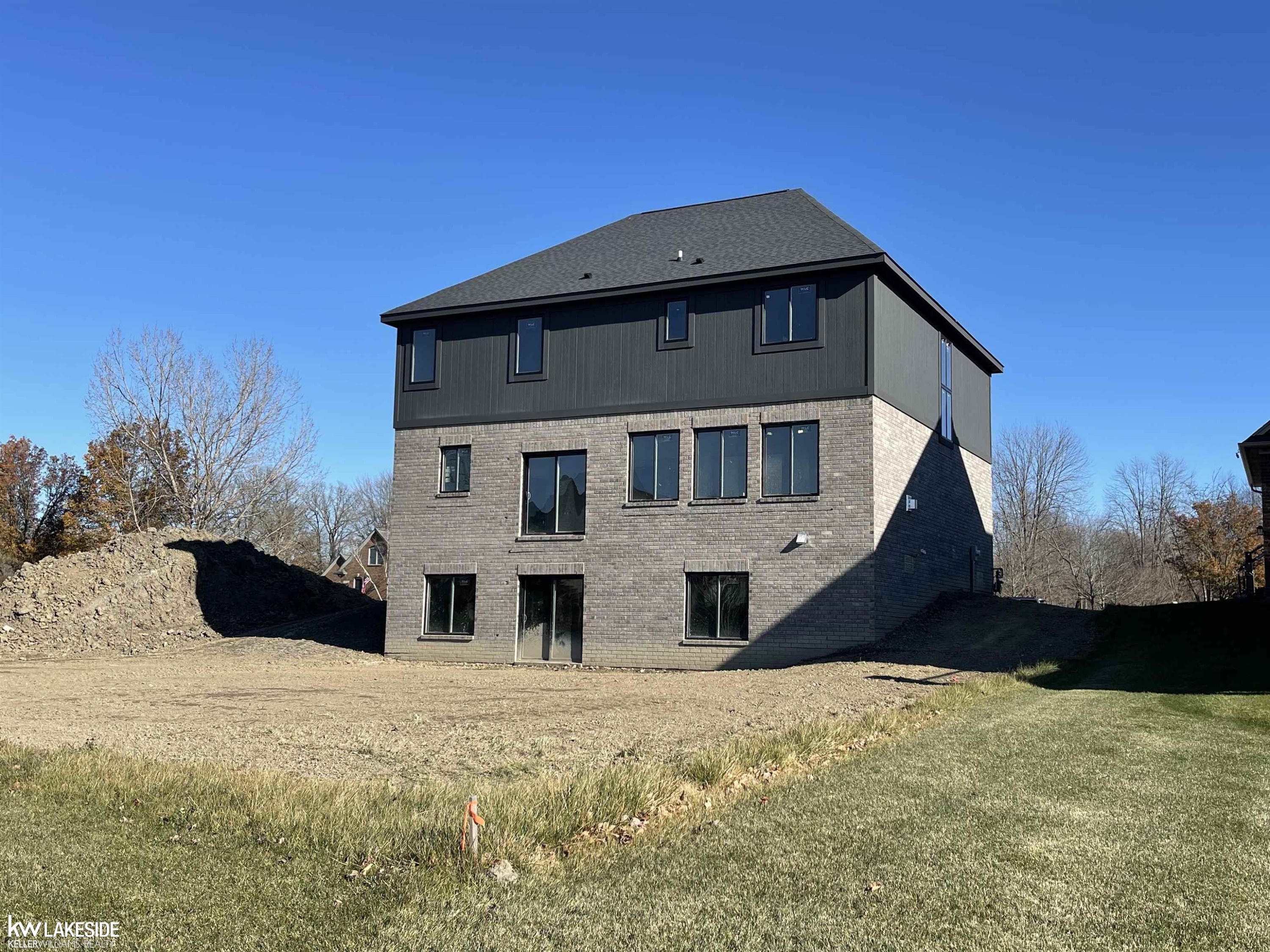 54127 Carrigan Drive, New Baltimore, MI 48047 — Photo 48