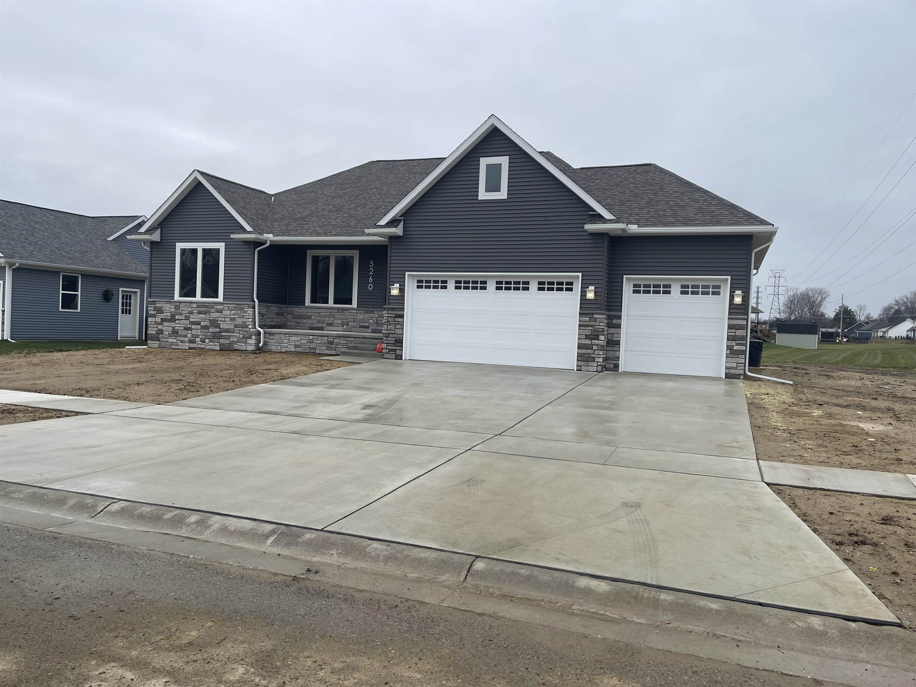 5260 Brookshire, Almont, MI 48003 — front exterior