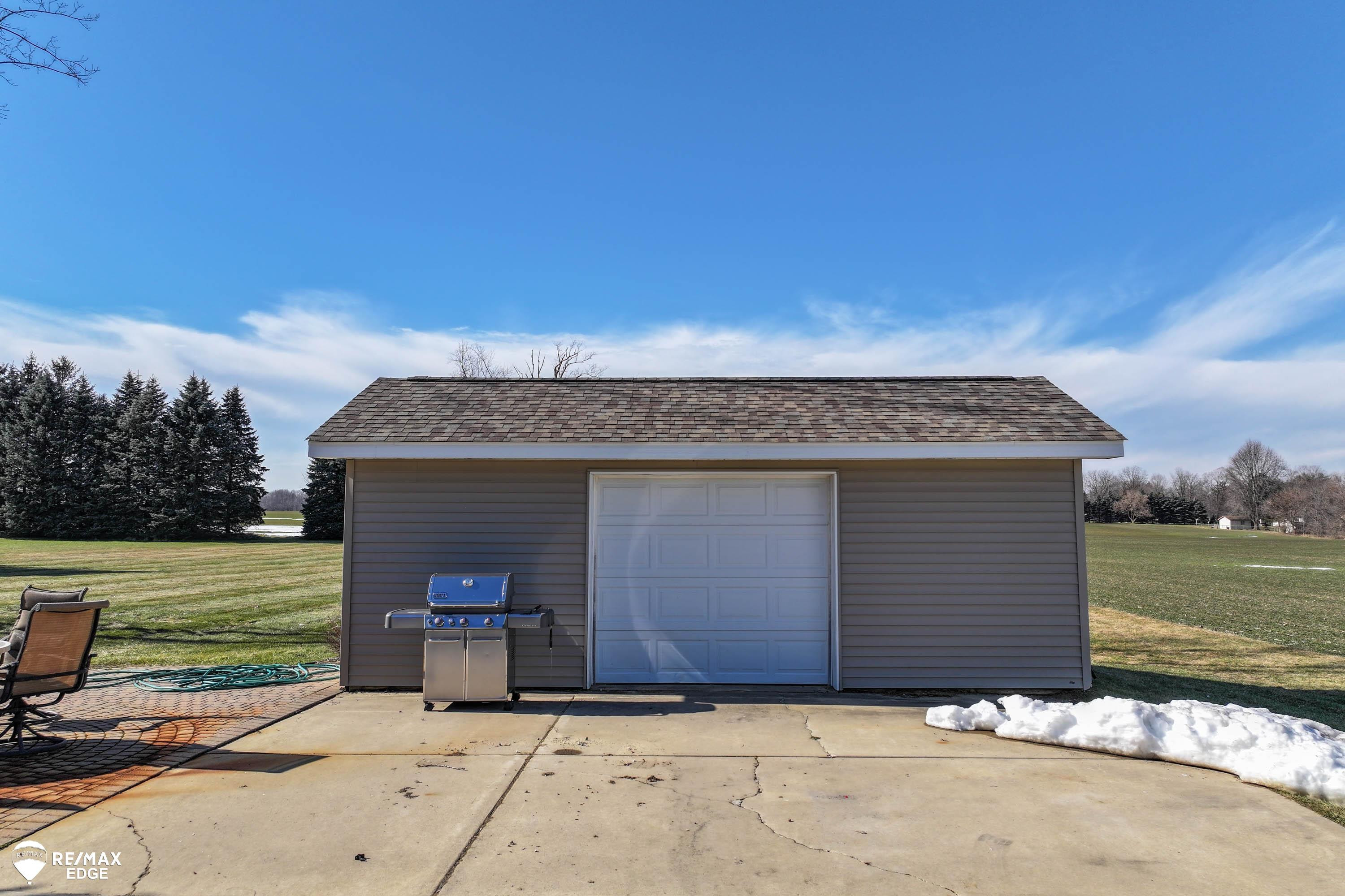 909 Myers Road, Lapeer, MI 48446 — Photo 4