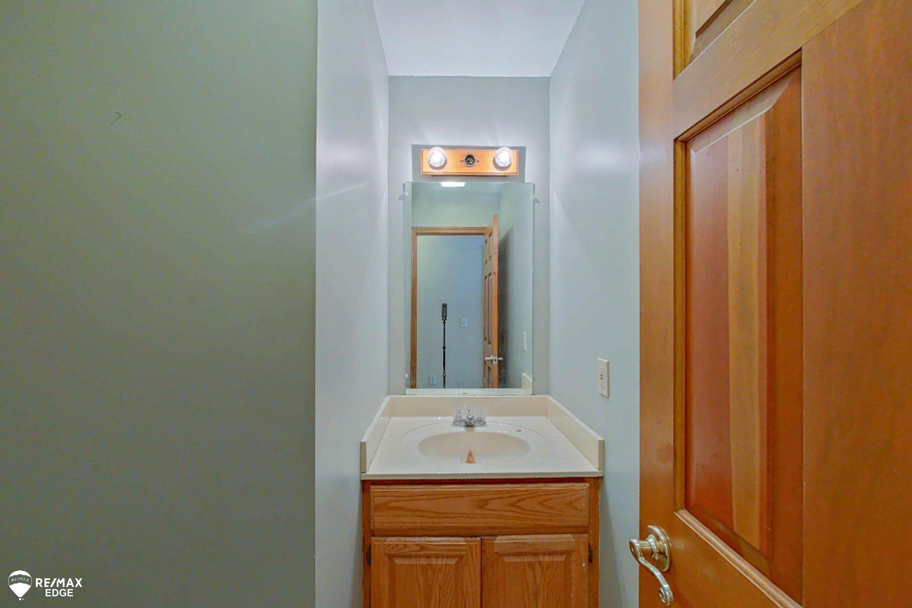 909 Myers Road, Lapeer, MI 48446 — Photo 16
