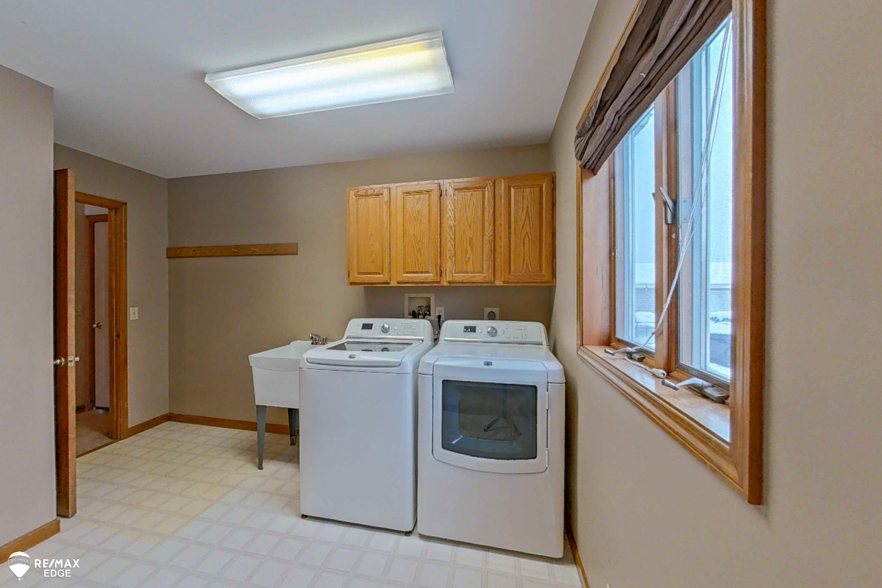 909 Myers Road, Lapeer, MI 48446 — Photo 17