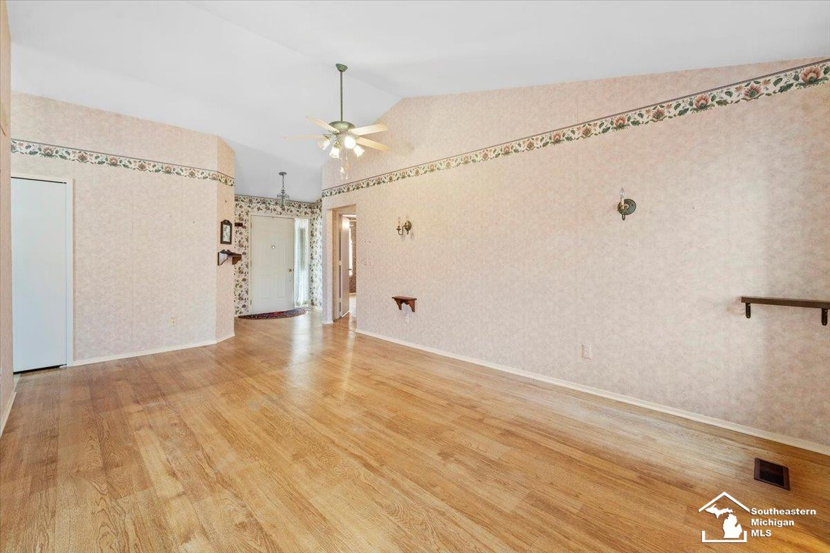 6461 Deerhurst Drive, Westland, MI — Photo 4