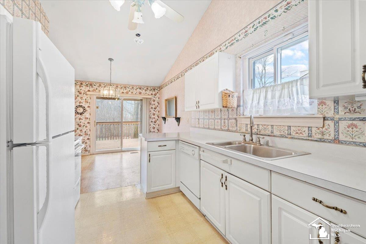 6461 Deerhurst Drive, Westland, MI — Photo 7