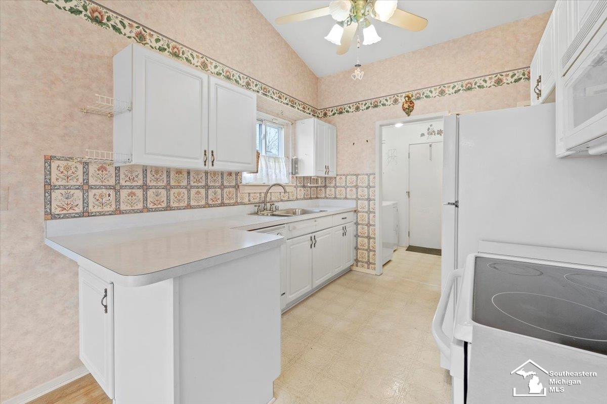 6461 Deerhurst Drive, Westland, MI — Photo 8
