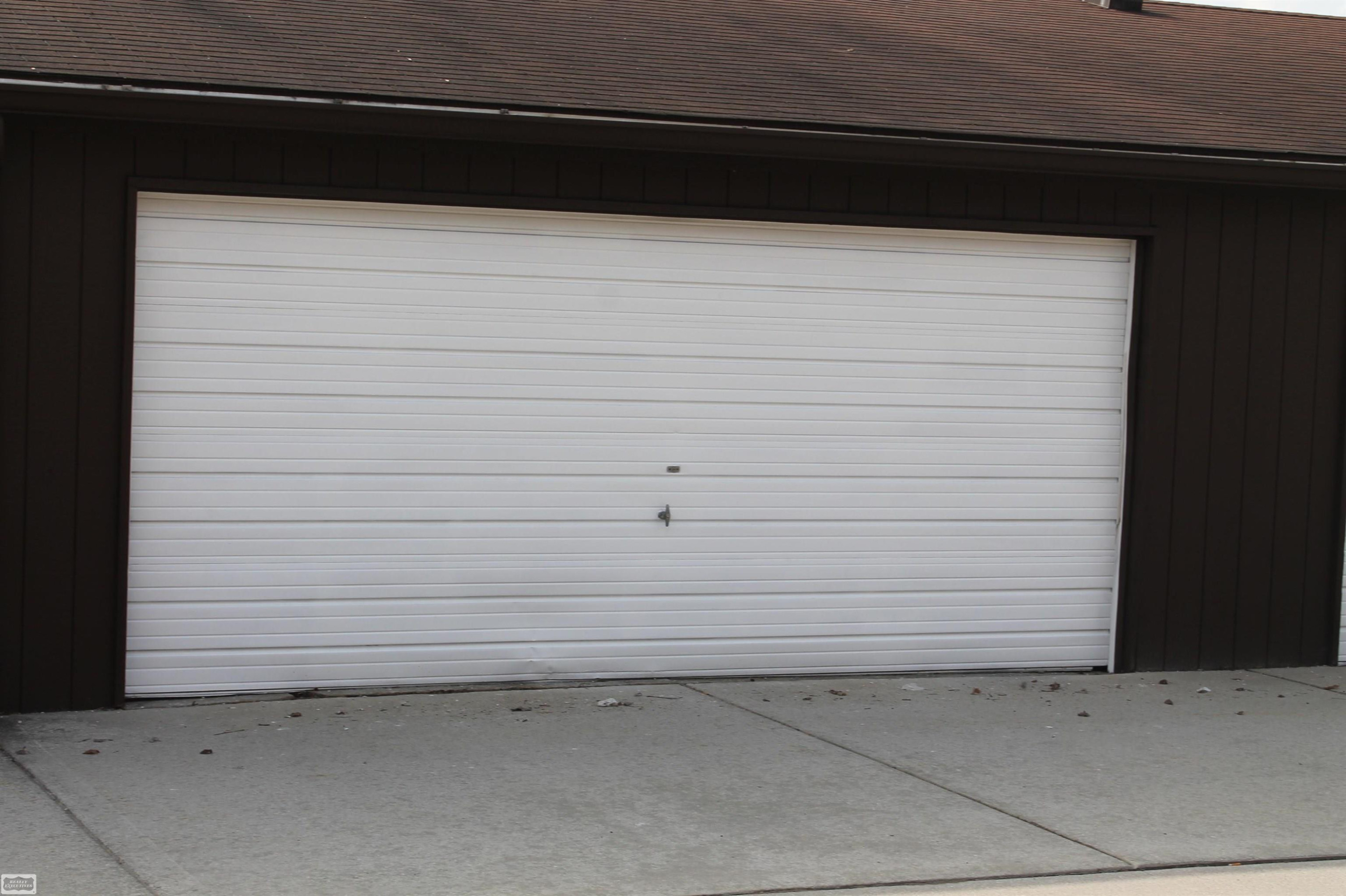 38658 Harrison Creek Court, MI — Photo 3