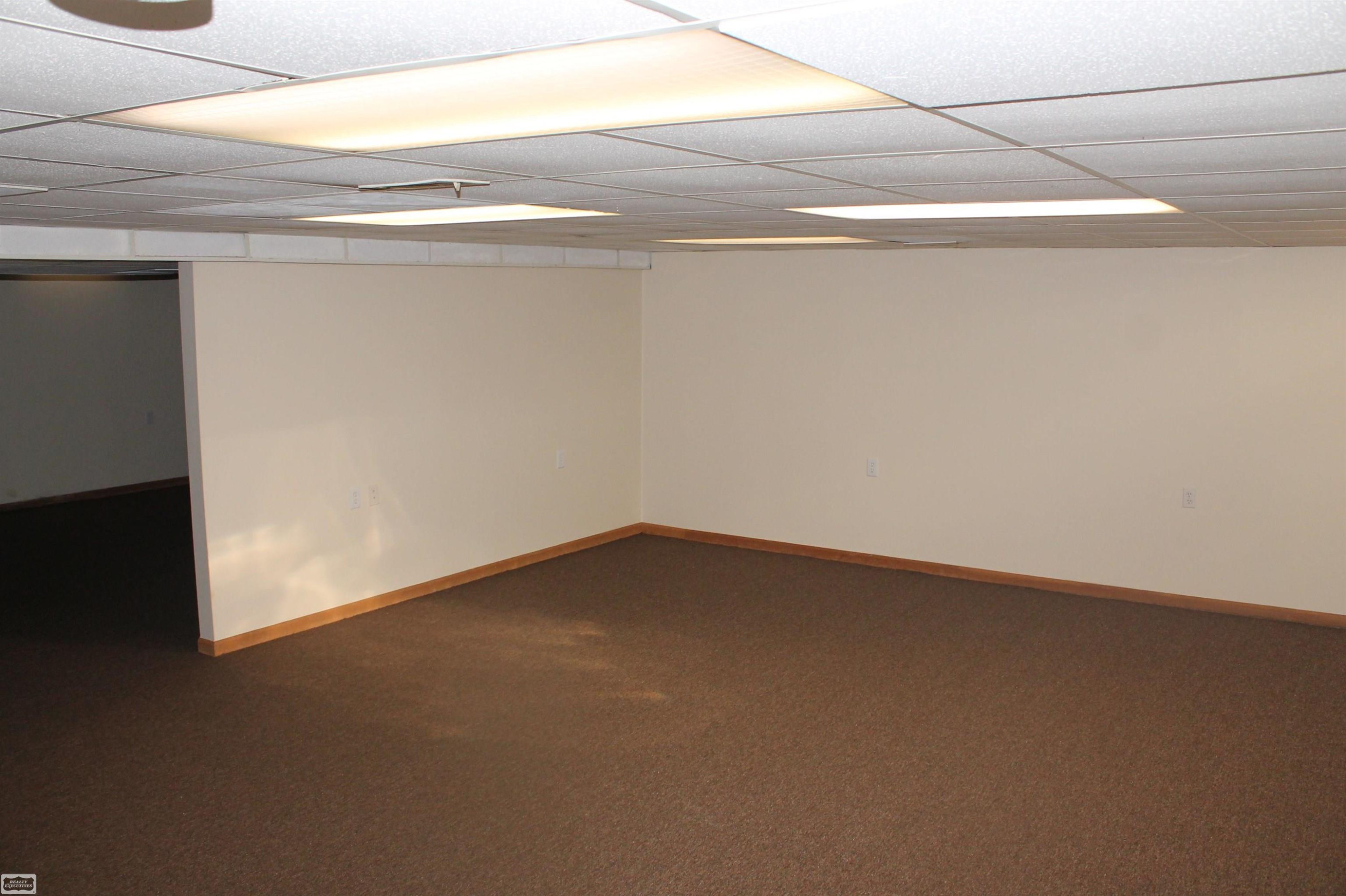 38658 Harrison Creek Court, MI — Photo 22
