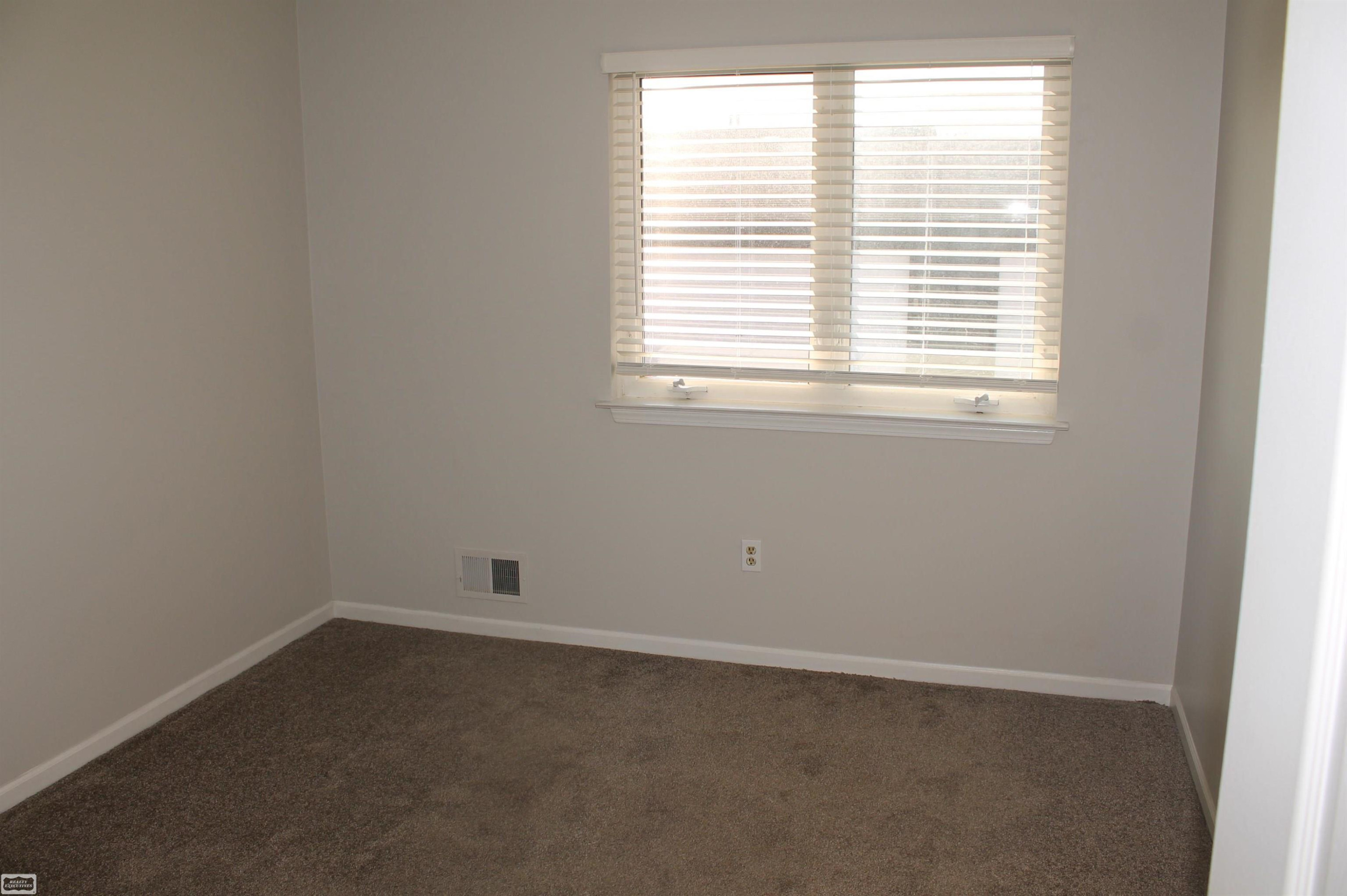 38658 Harrison Creek Court, MI — Photo 23