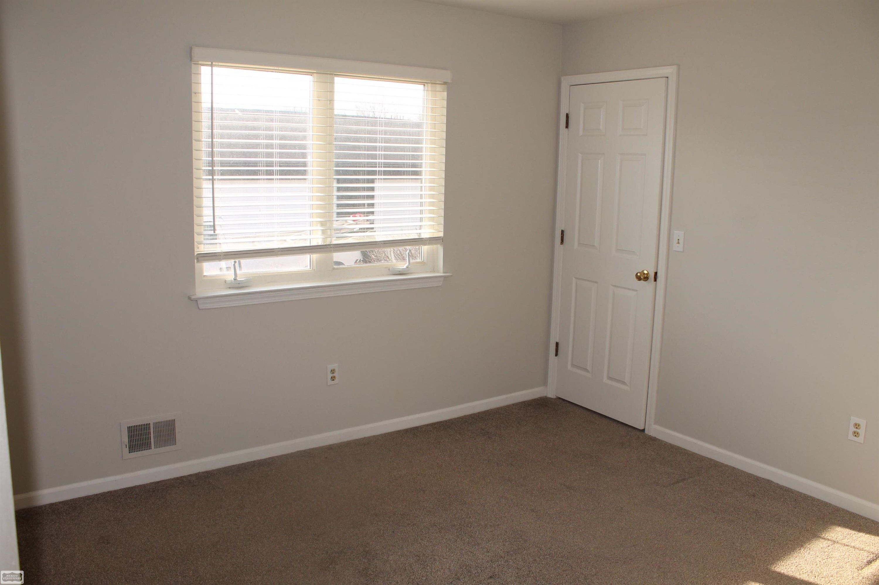 38658 Harrison Creek Court, MI — Photo 24