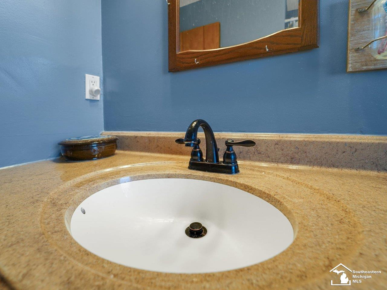 6749 Linden, Monroe, MI 48162 — Photo 19