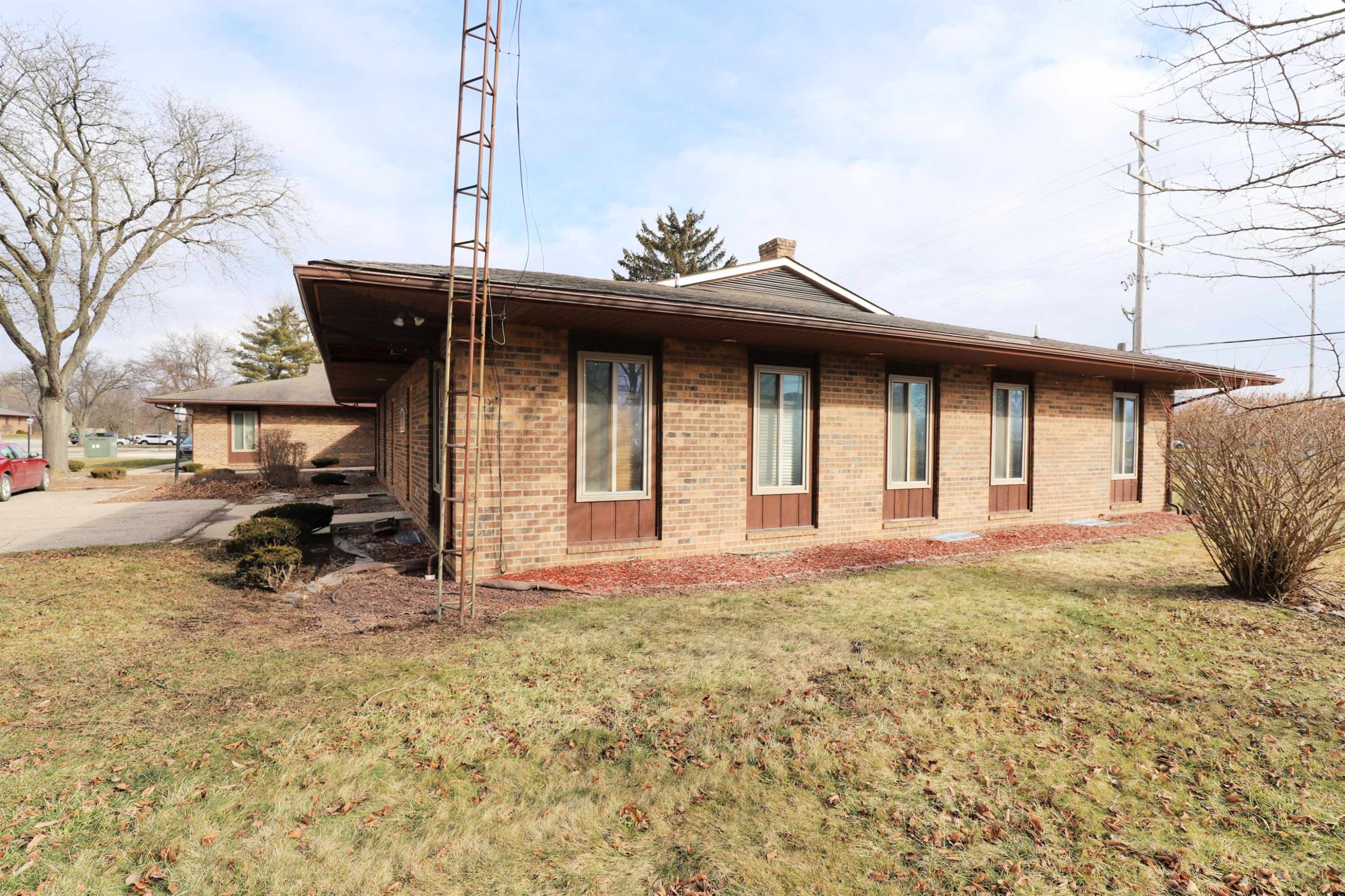 1146 S Linden Road, Flint, MI 48532 — Photo 2