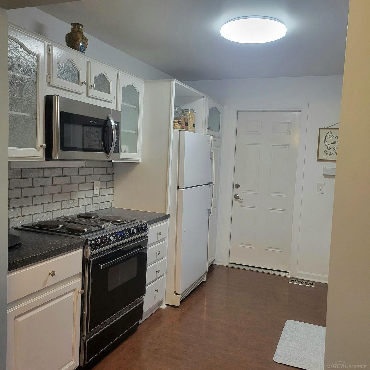 11479 Farmhill Drive, Fenton, MI 48430 — Photo 16