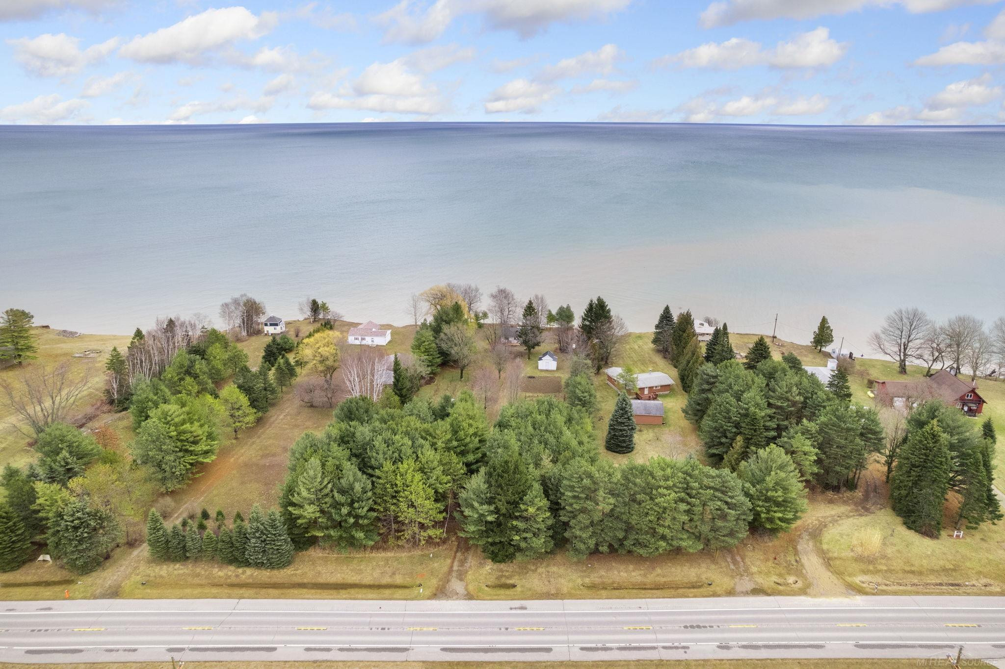 4828 N Lakeshore Road, Deckerville, MI 48427 — front exterior