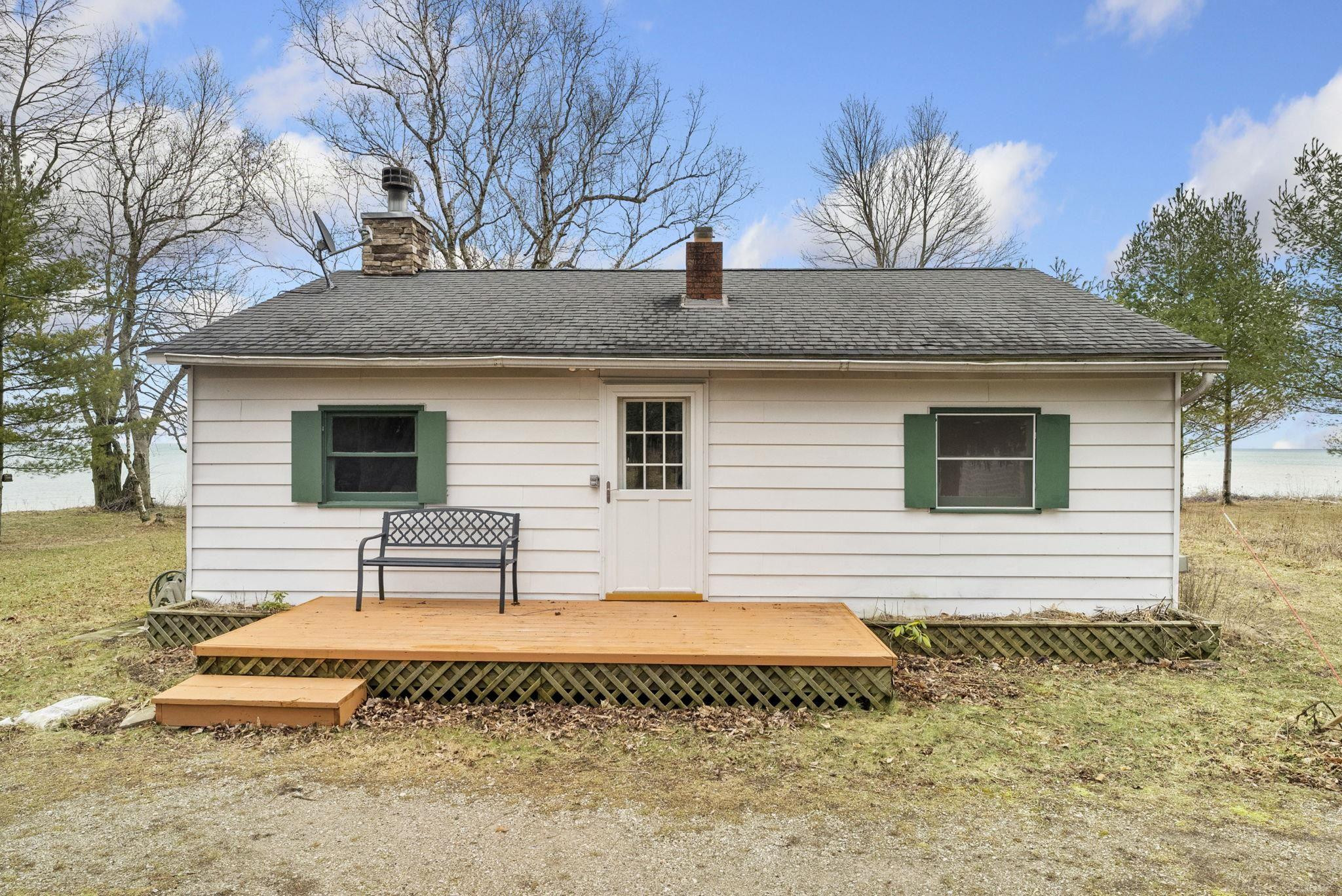 4828 N Lakeshore Road, Deckerville, MI 48427 — Photo 2