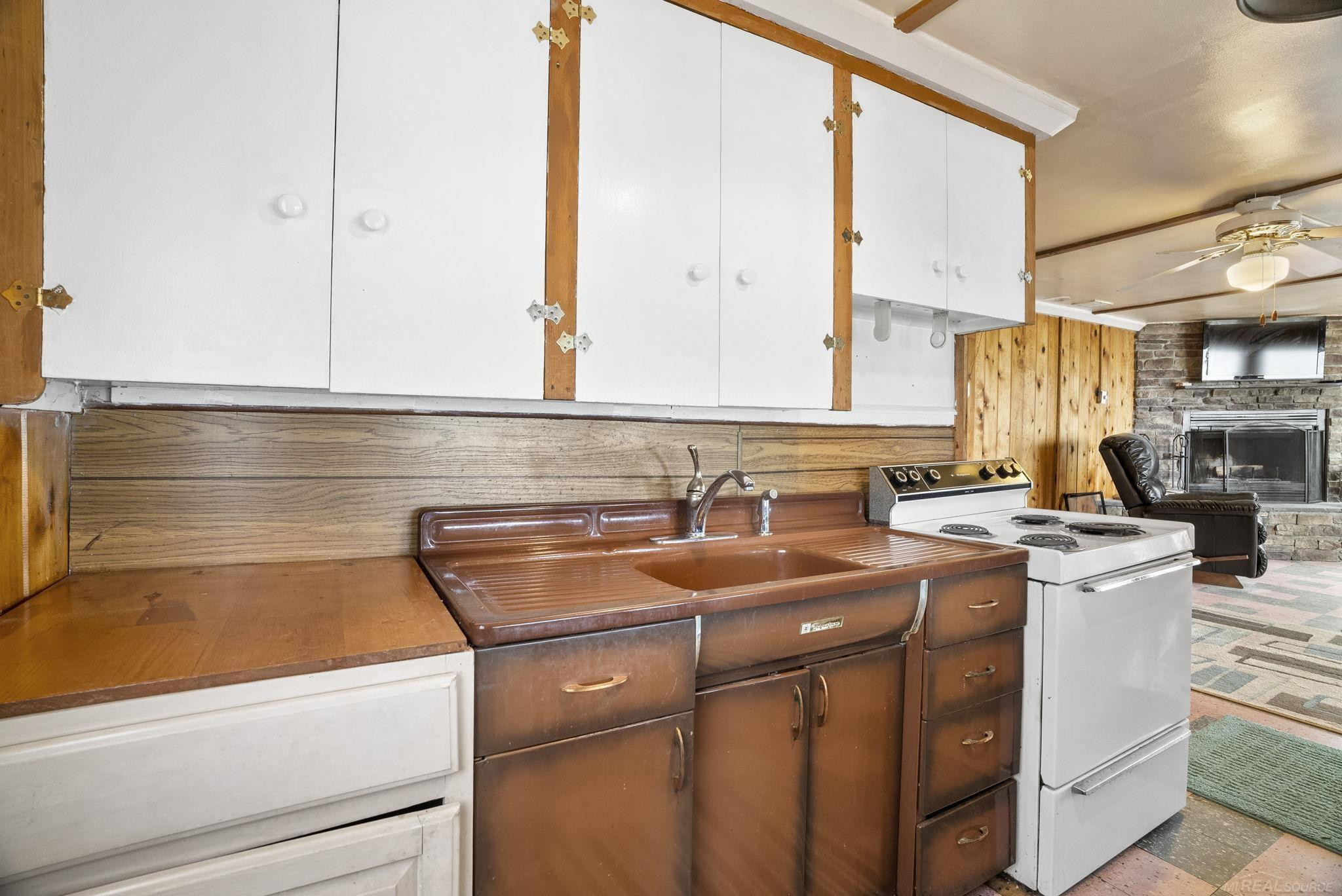 4828 N Lakeshore Road, Deckerville, MI 48427 — Photo 21