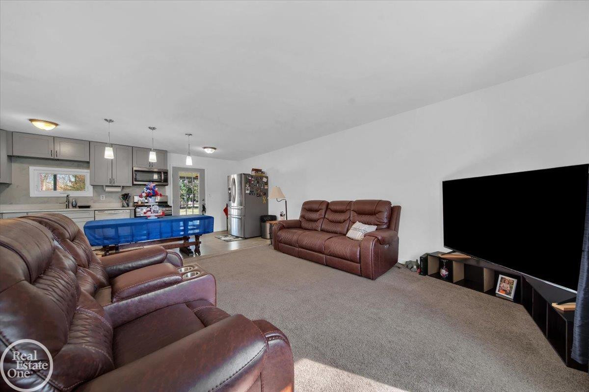 2592 Palomas, Wolverine Lake, MI 48390 — Photo 6