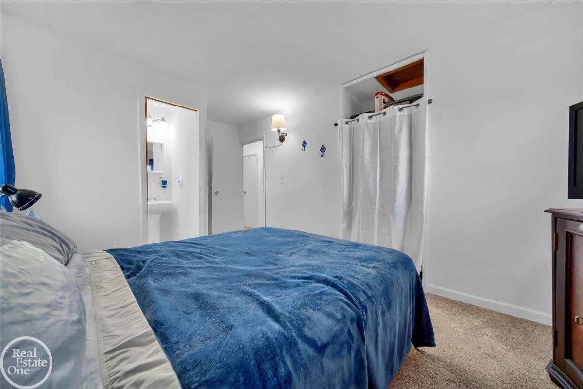 2592 Palomas, Wolverine Lake, MI 48390 — Photo 12