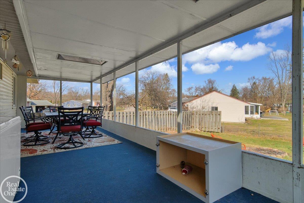 2592 Palomas, Wolverine Lake, MI 48390 — Photo 22