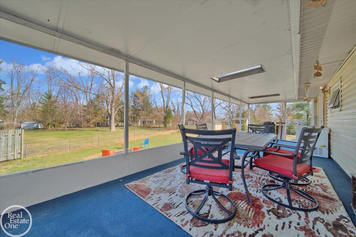 2592 Palomas, Wolverine Lake, MI 48390 — Photo 24