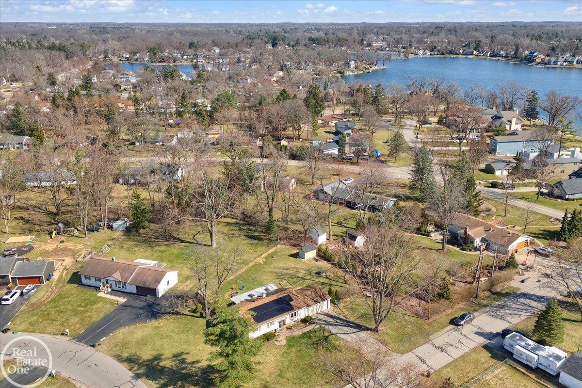 2592 Palomas, Wolverine Lake, MI 48390 — Photo 29