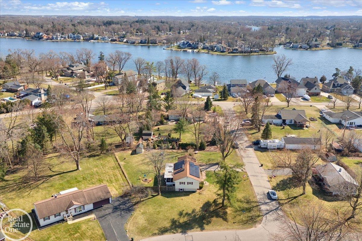 2592 Palomas, Wolverine Lake, MI 48390 — Photo 30