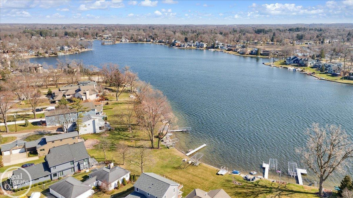 2592 Palomas, Wolverine Lake, MI 48390 — Photo 33