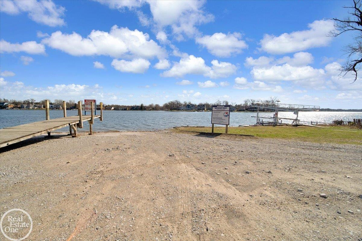 2592 Palomas, Wolverine Lake, MI 48390 — Photo 35