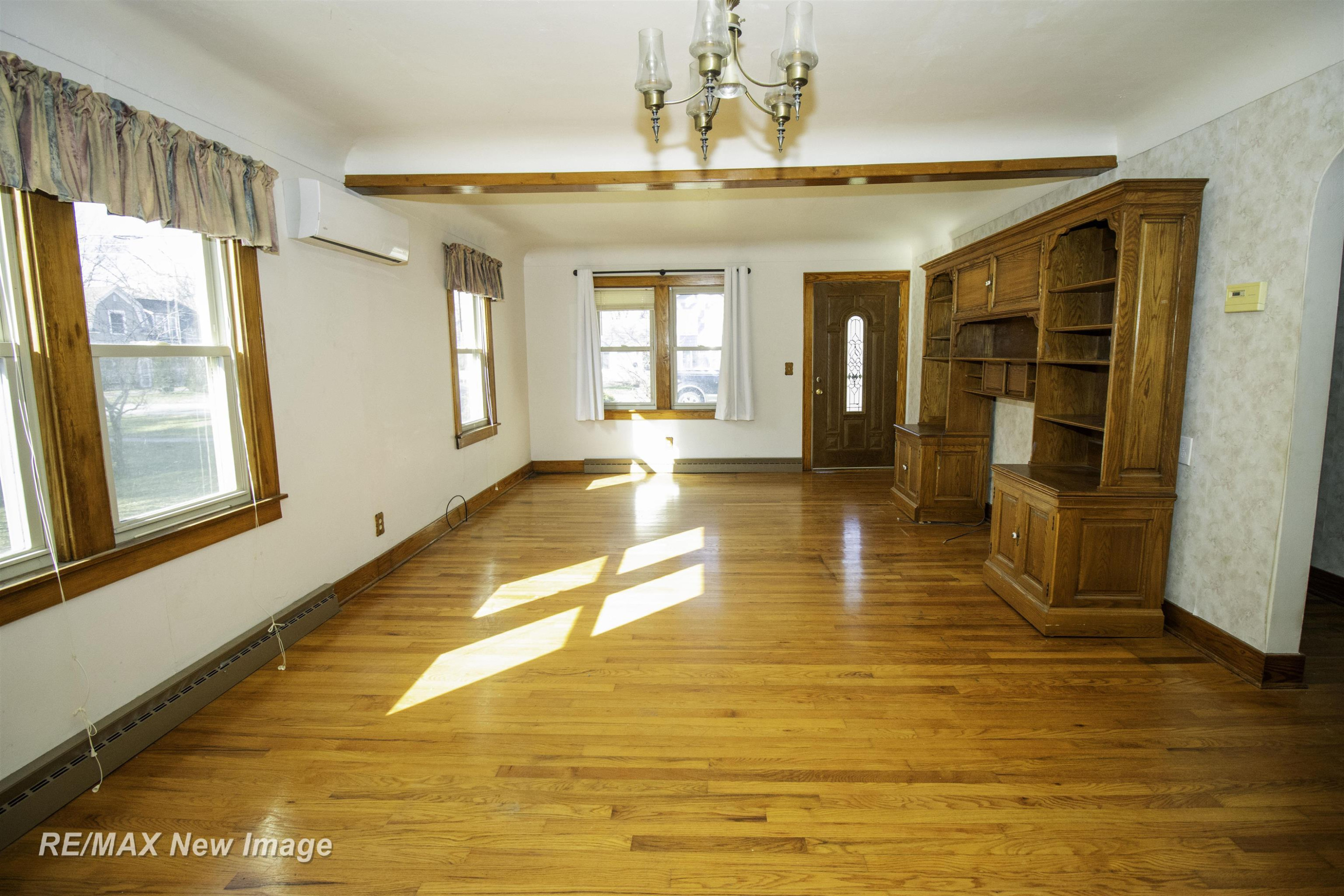 435 S Line Street, Chesaning, MI 48616 — Photo 6