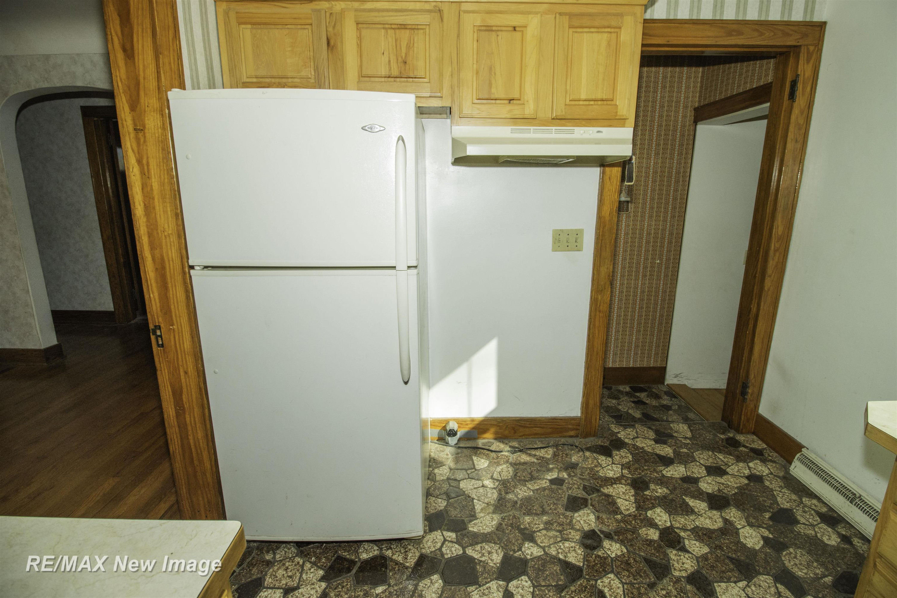 435 S Line Street, Chesaning, MI 48616 — Photo 8