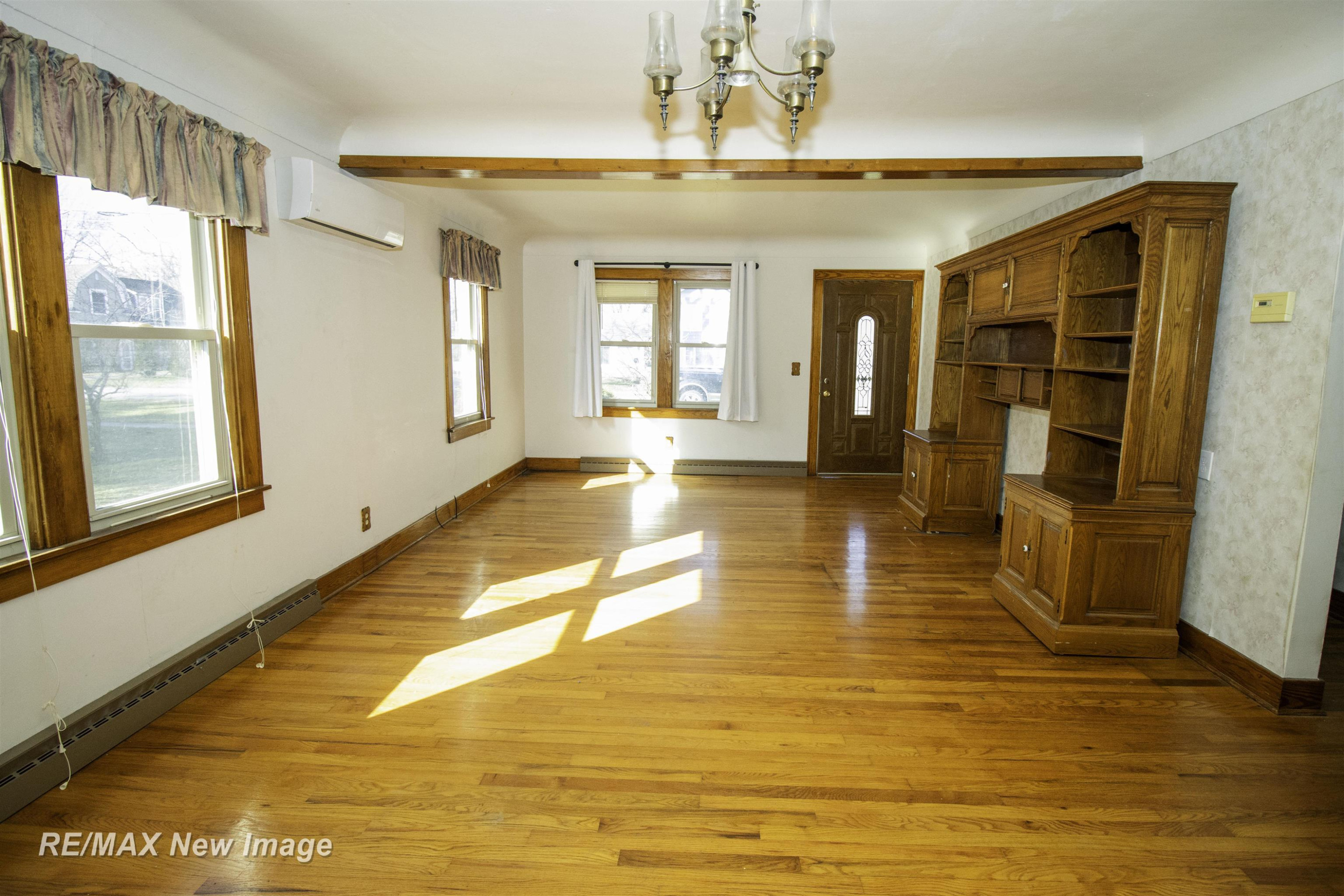 435 S Line Street, Chesaning, MI 48616 — Photo 10