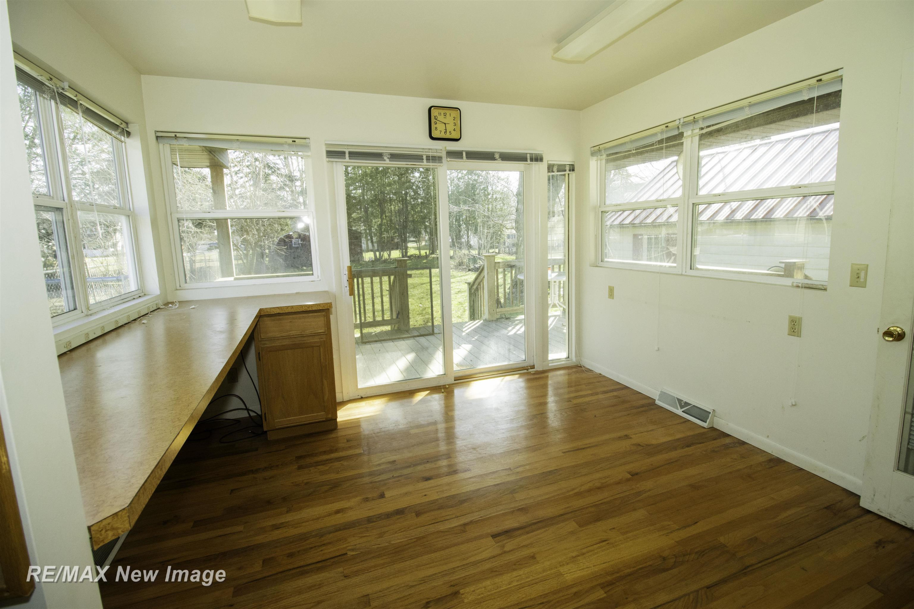 435 S Line Street, Chesaning, MI 48616 — Photo 17