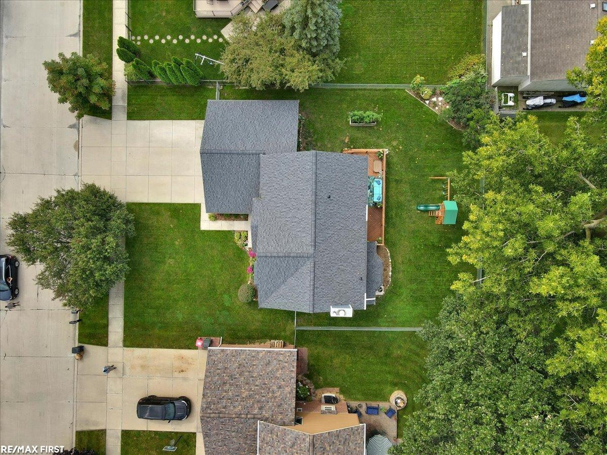 39663 Southpointe Avenue, MI — Photo 6