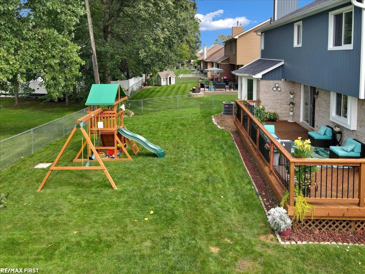 39663 Southpointe Avenue, MI — Photo 8
